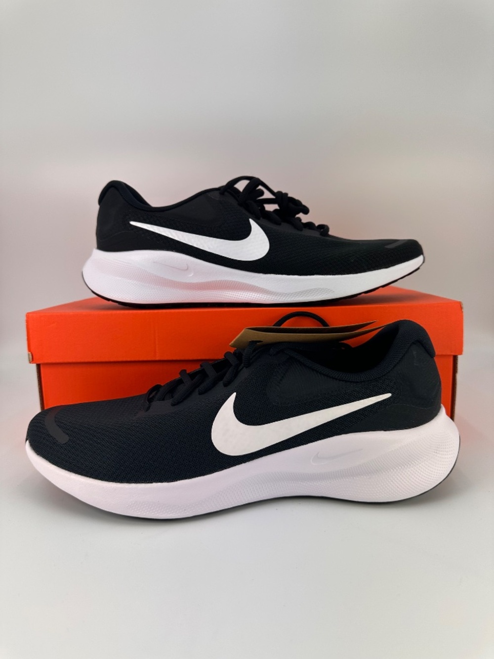 Nike Revolution 7 Shoes Mens Black White FB2207-001